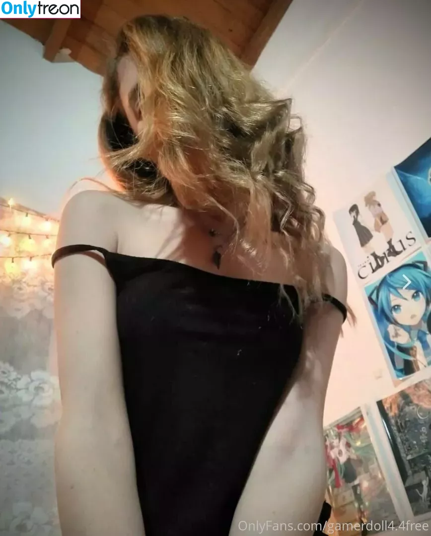 missygamerdolll nude photo #0010 (missygamerdolll)