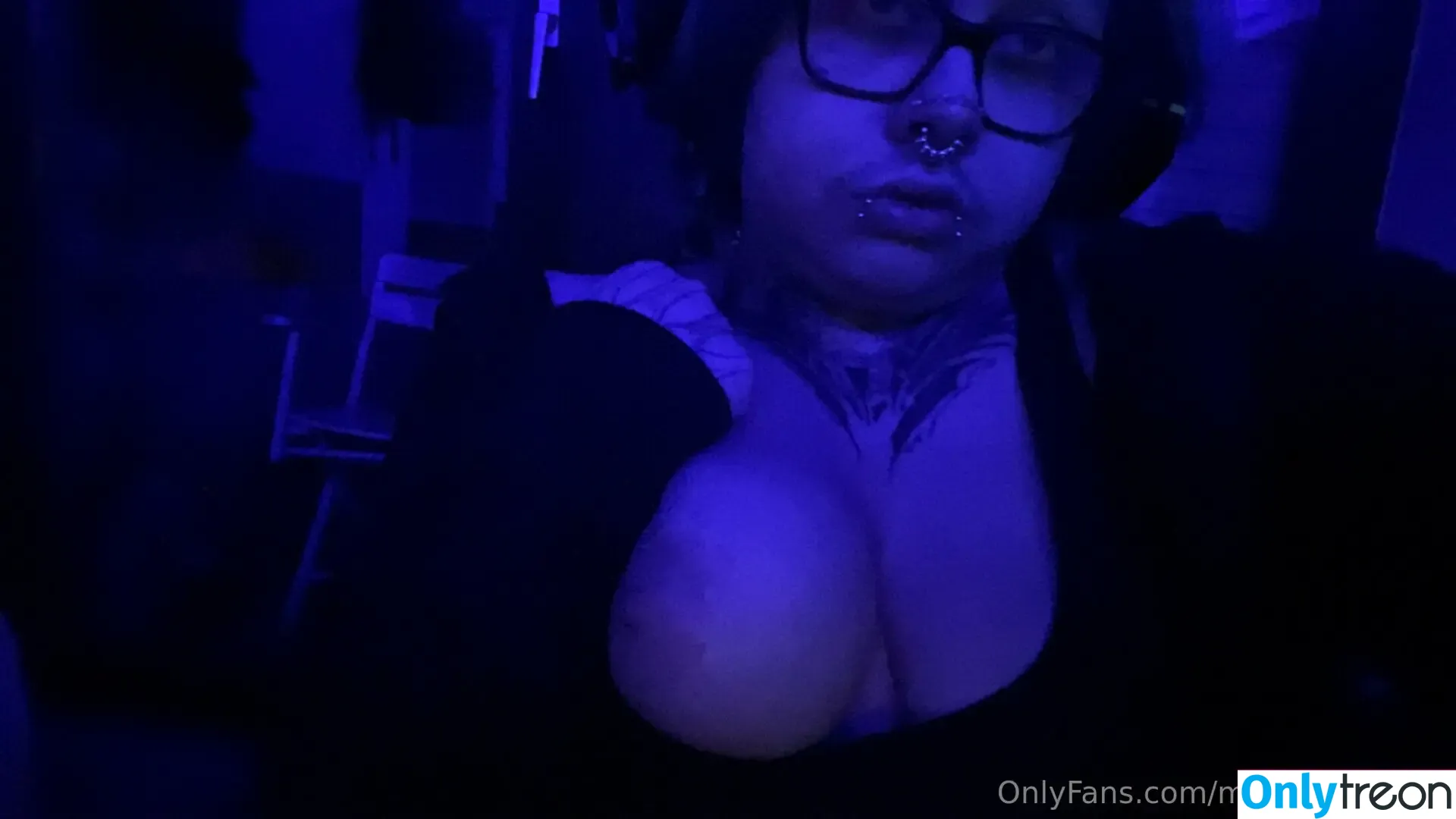 mistr3ss_raven nude photo #0042 (perfectly_mperfect_)