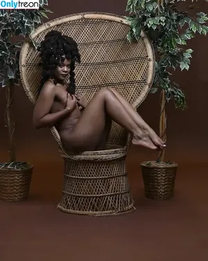  nude photo #0005