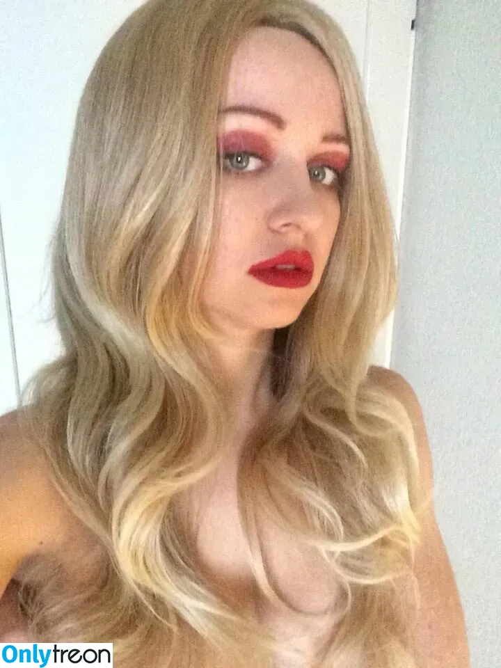 mistresslfatale nude photo #0005 (mistresslfatale)