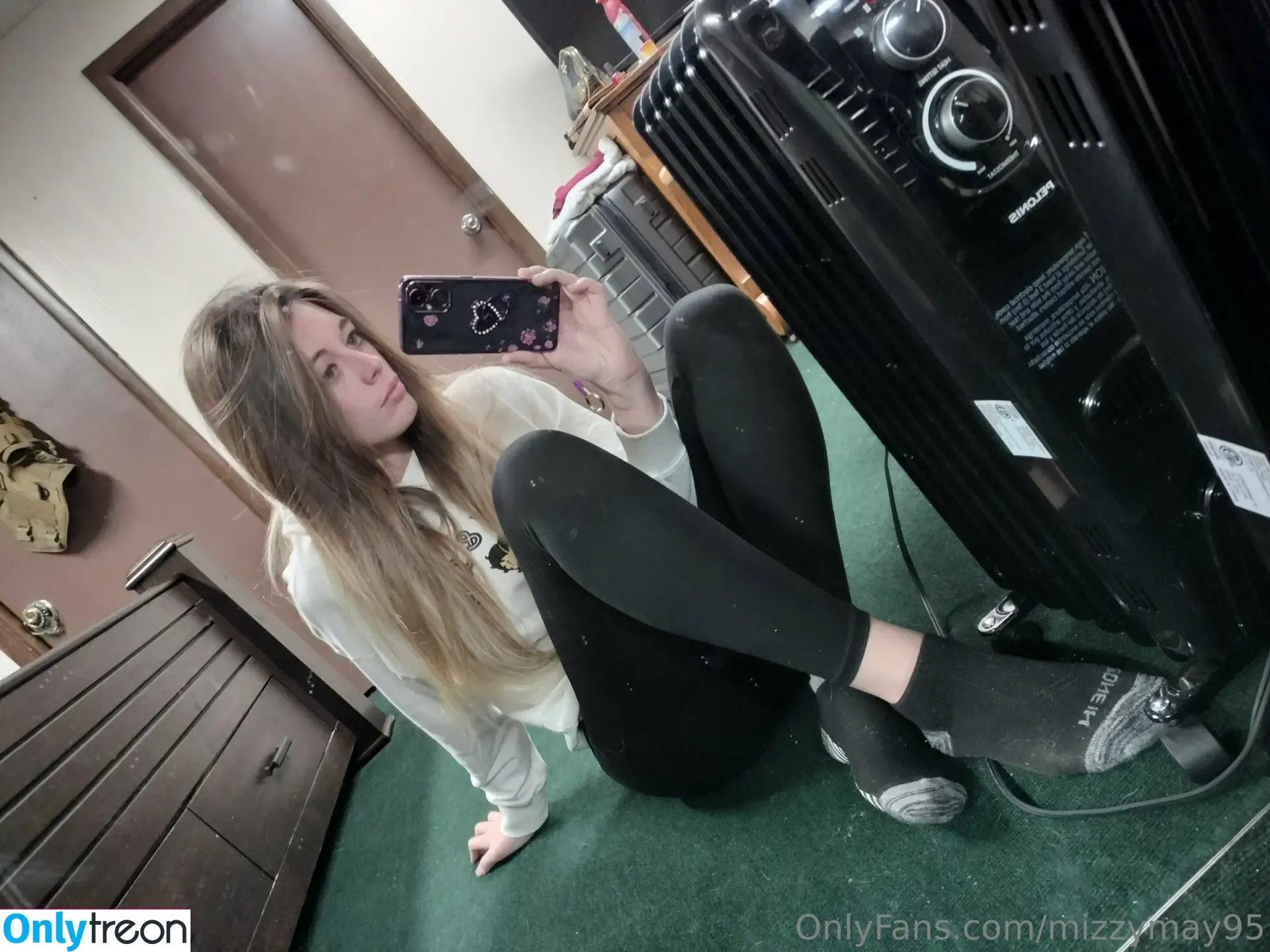 mizzymay95 nude photo #0021 (mizzymay95)
