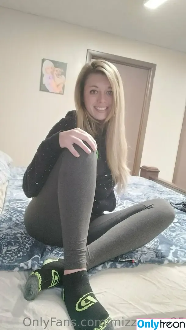 mizzymay95 nude photo #0037 (mizzymay95)