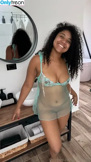 moana205 / moana_perdomo nude photo #0018