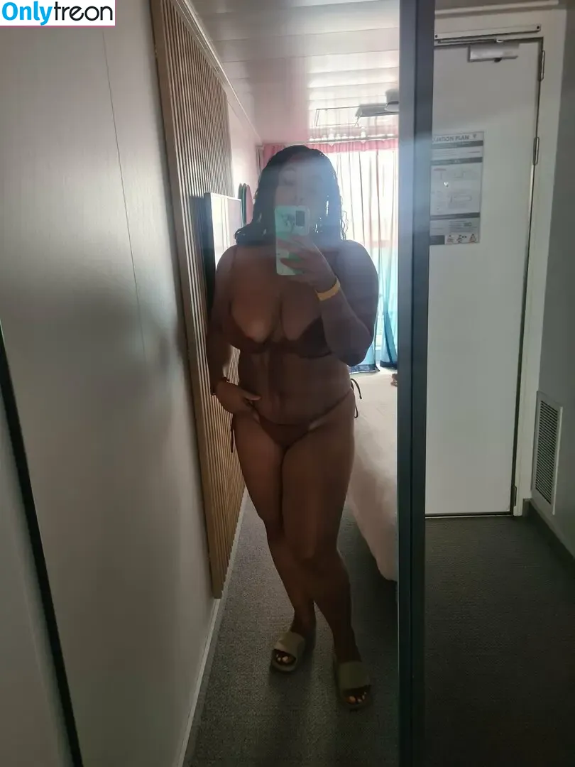 modernbritishrose nude photo #0046 (Louisa Mussington-Boreham / bigbootybritish / loumb)