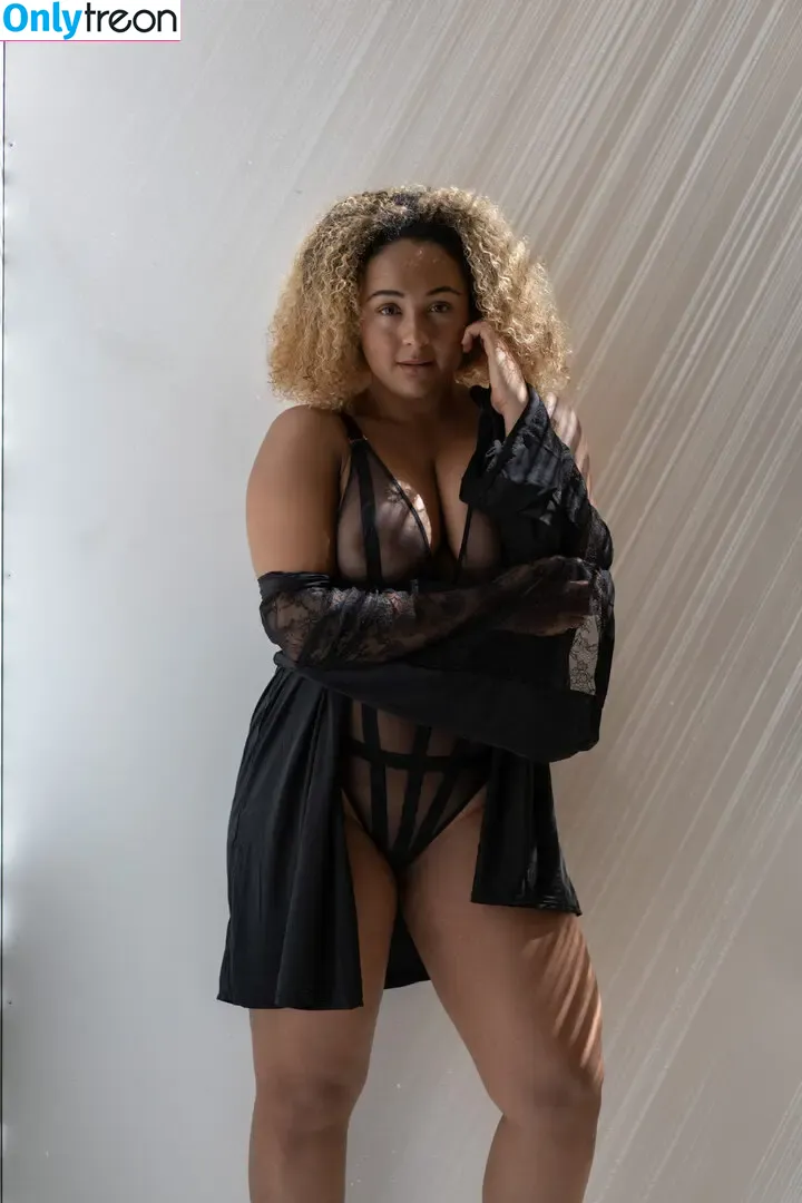 modernbritishrose nude photo #0170 (Louisa Mussington-Boreham / bigbootybritish / loumb)