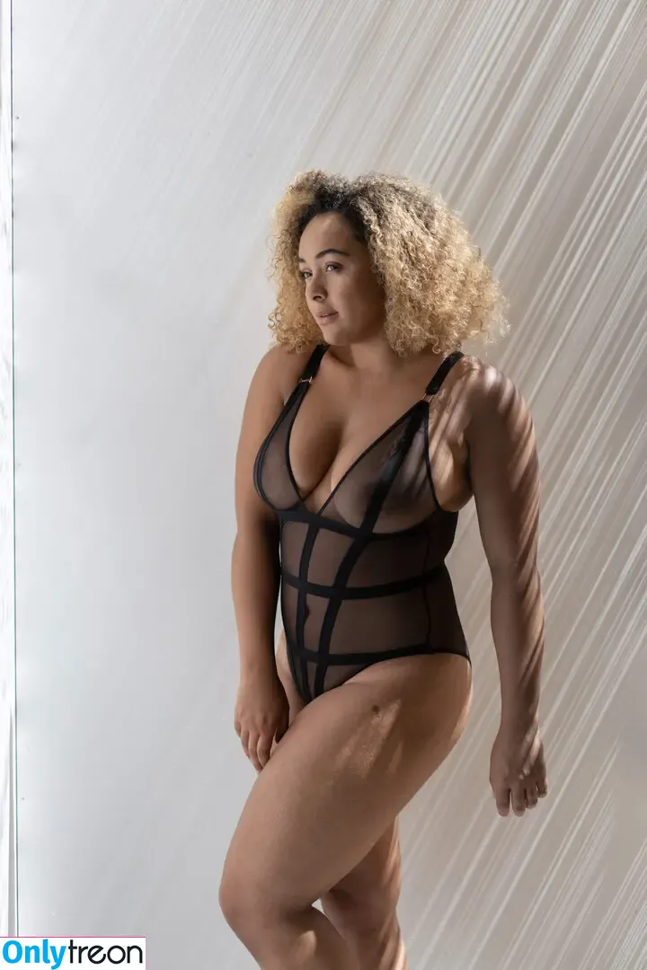 modernbritishrose nude photo #0189 (Louisa Mussington-Boreham / bigbootybritish / loumb)