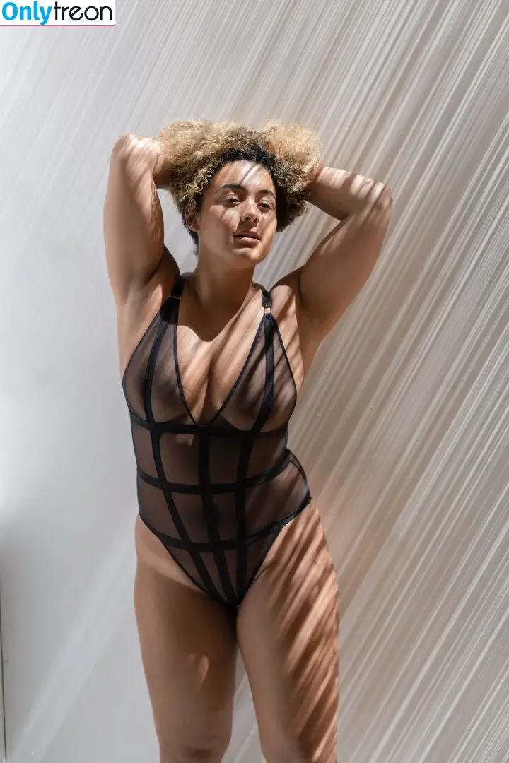 modernbritishrose nude photo #0197 (Louisa Mussington-Boreham / bigbootybritish / loumb)