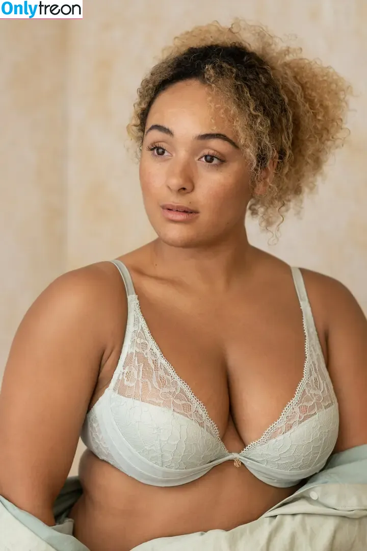 modernbritishrose nude photo #0265 (Louisa Mussington-Boreham / bigbootybritish / loumb)