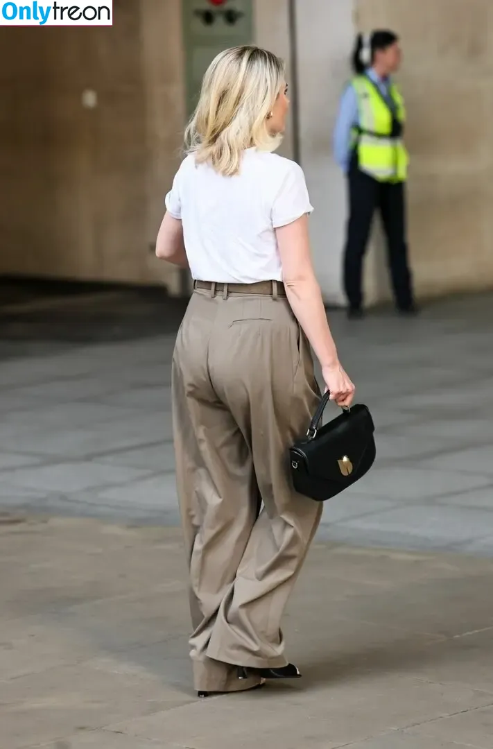 Mollie King nude photo #0013 (millieking / mollieking)