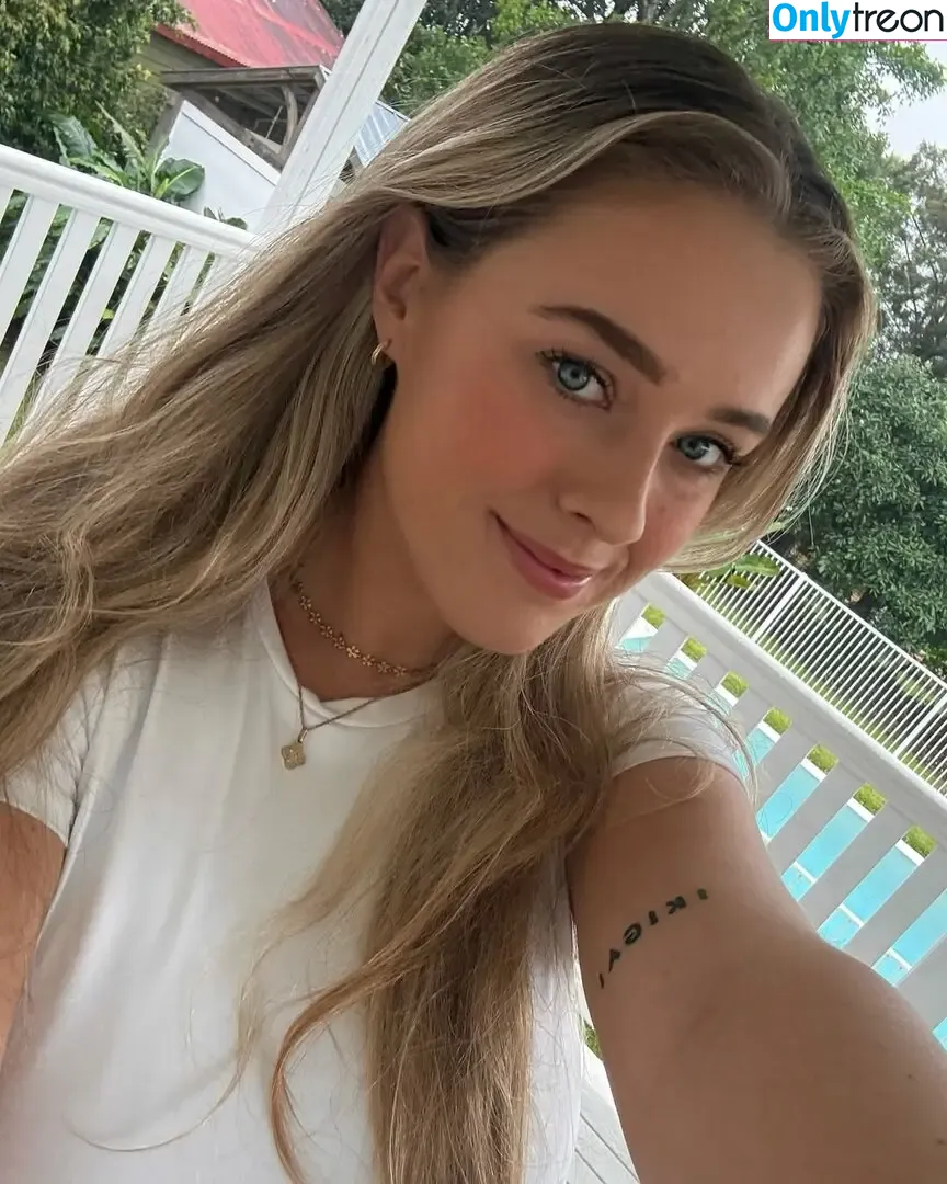 Molly Donahoe nude photo #0032 (mollydonahoe)