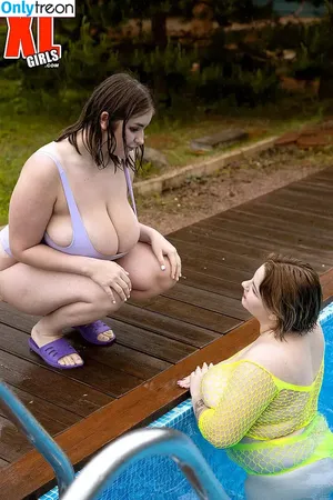 Molly Evans / molly_evans / mollyevansxo nude photo #0445