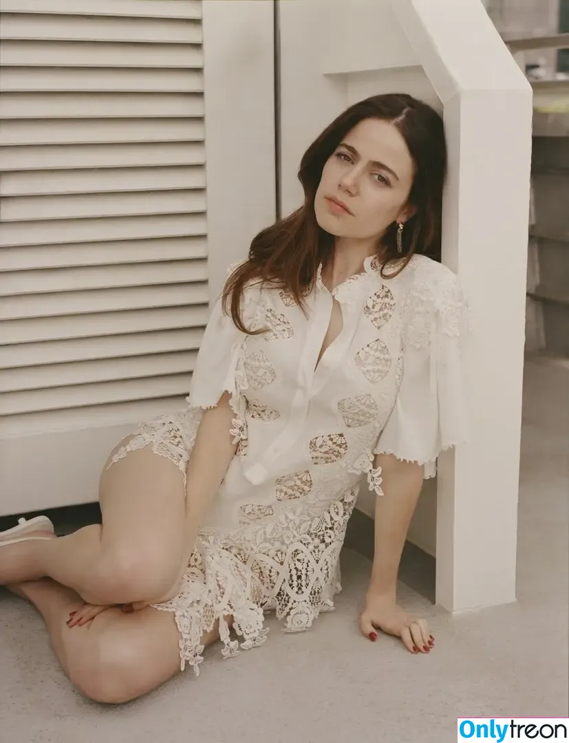 Molly Gordon nude photo #0168 (mollsterg)