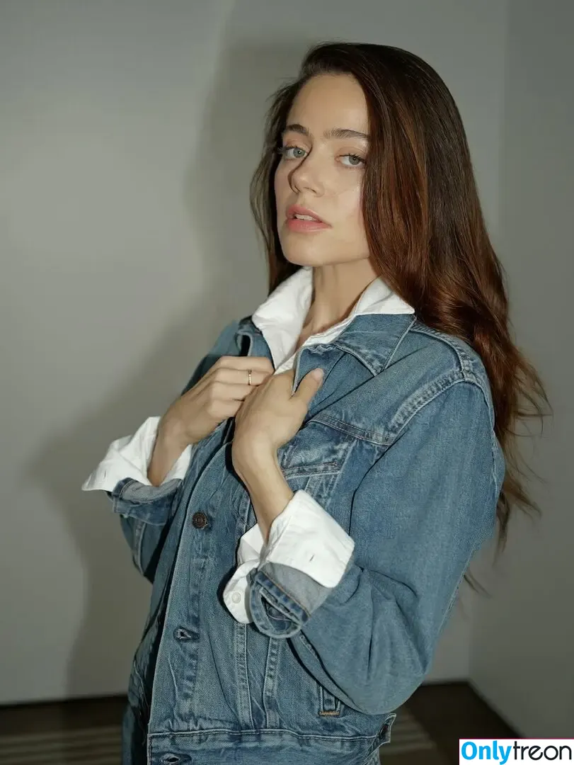 Molly Gordon nude photo #0260 (crashgordon / mollsterg)