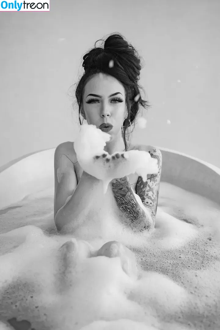 Molly Rennick nude photo #0024 (molly.rennick / mollyrennick / posts)