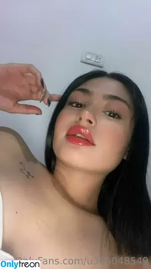 mollyaira / airaxhelen nude photo #0001