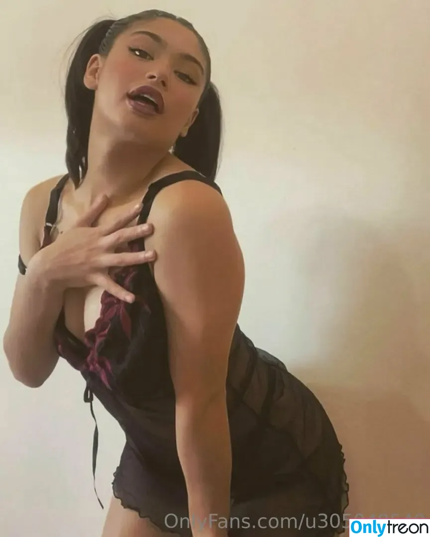 mollyaira nude photo #0008 (airaxhelen)
