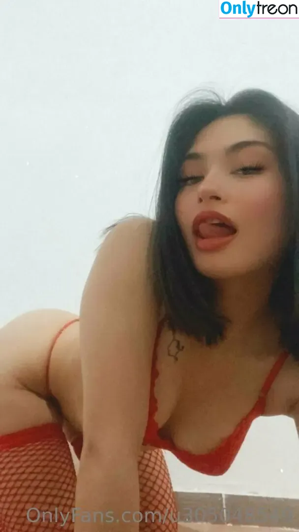 mollyaira nude photo #0016 (airaxhelen)