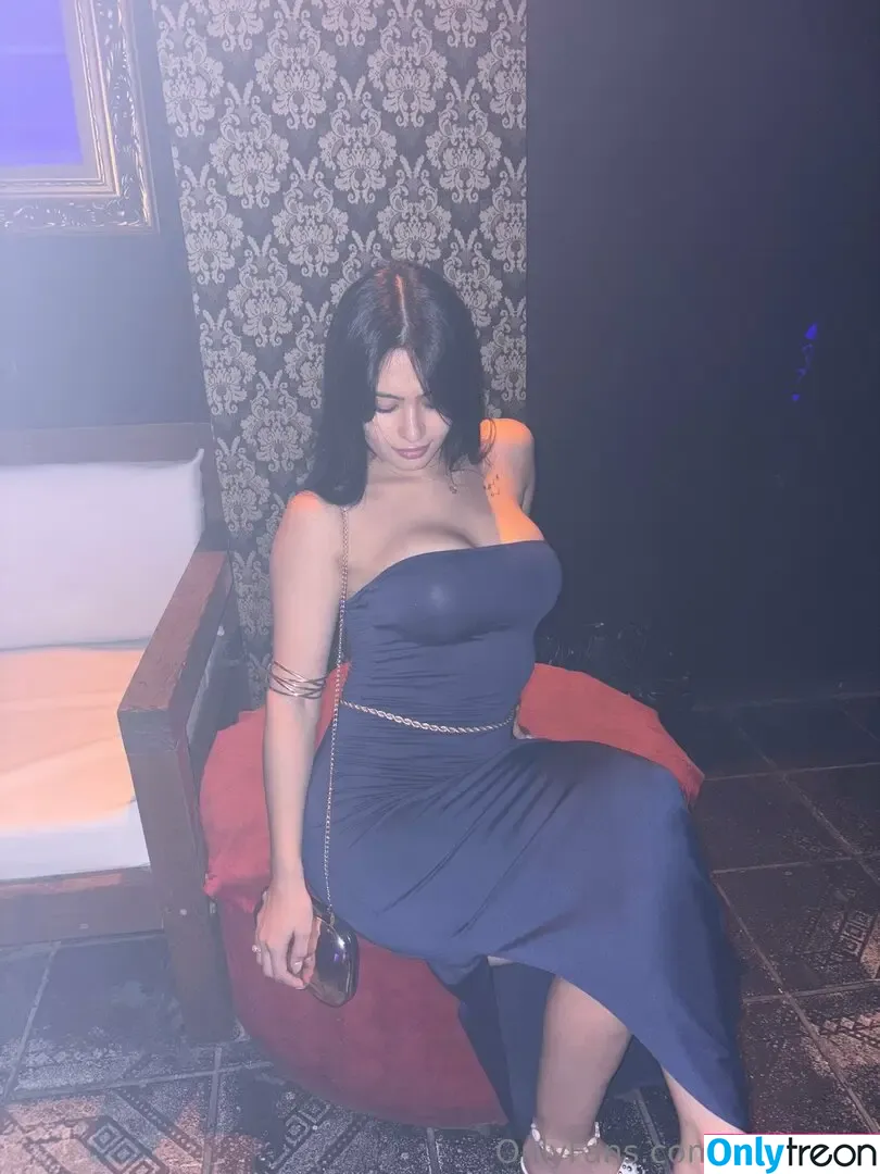 mollyaira nude photo #0103 (airaxhelen)