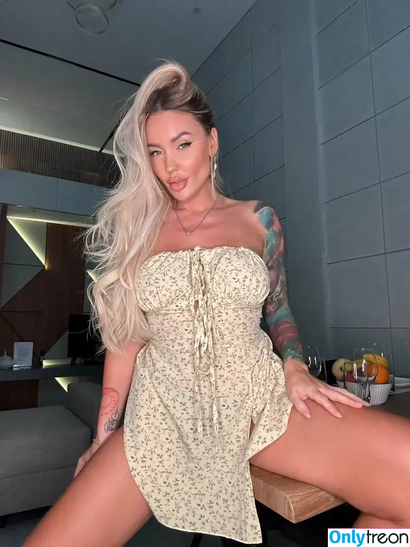 mollyelisevip nude photo #0023 (Molly Elise VIP / mollyelise__)