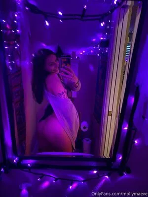 mollymaeve / mollymaeve_ / smtten_kitten nude photo #0073
