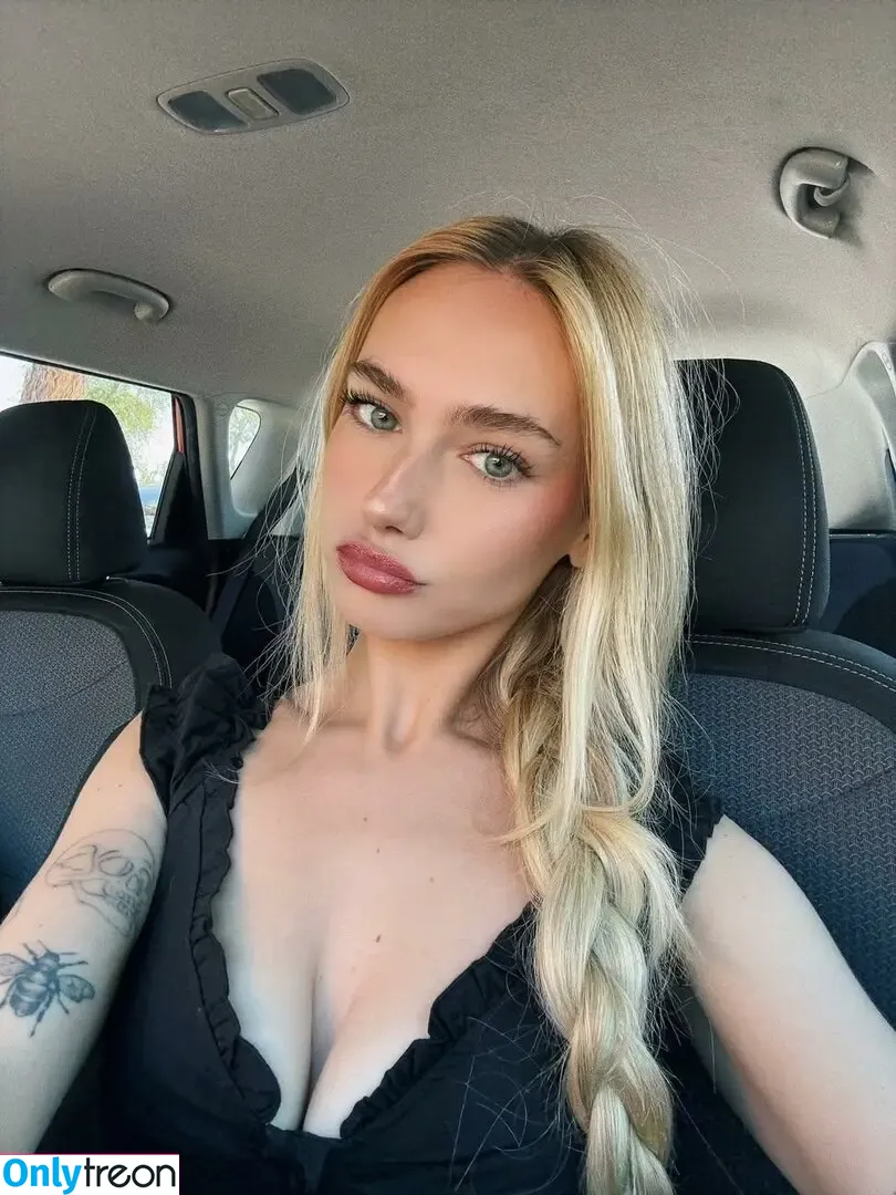 mollyomaliamollyomaliaaa nude photo #0070 (mollyomalia / mollyomaliaaa)