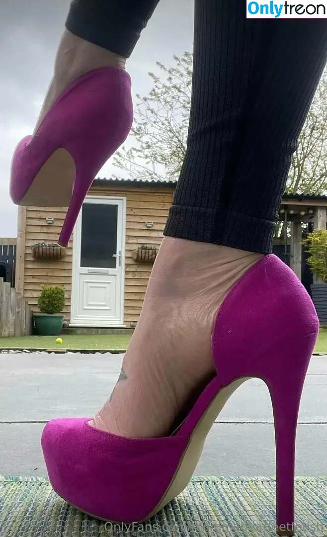 mommabearfeetfetish nude photo #0020 (mommabearfeetfetish)