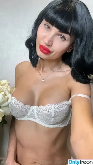 mommy_bjanka / El Bjanka / bjanka_b / thebaddest_m0mmy nude photo #0004