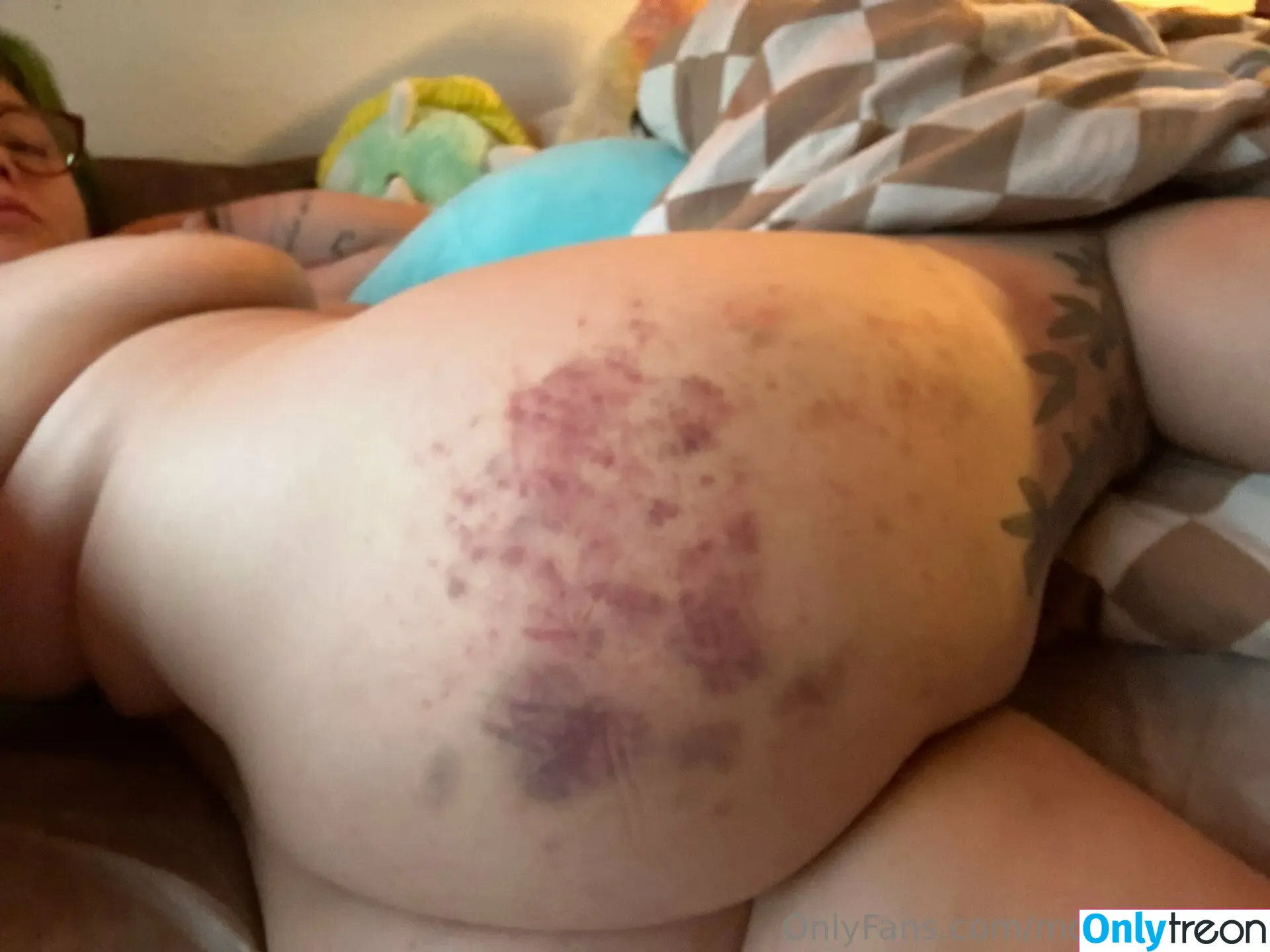 mommy4free nude photo #0001 (klaudia_mom_of_4_girls)