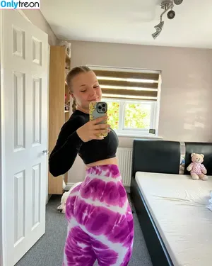 MommyMewtwo / Avalynn Rose / _mommymewtwo / avalynnrose nude photo #0015