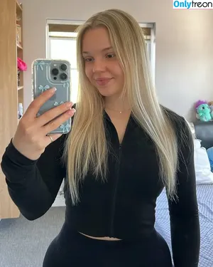 MommyMewtwo / Avalynn Rose / _mommymewtwo / avalynnrose nude photo #0154