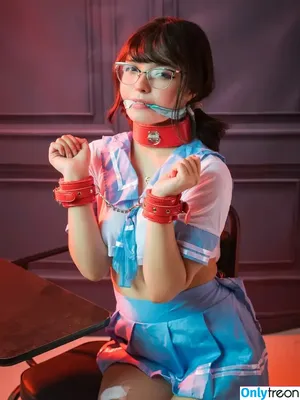 Momoiro Cosplay / momoiroaguiraru / momoirowaifu nude photo #0360