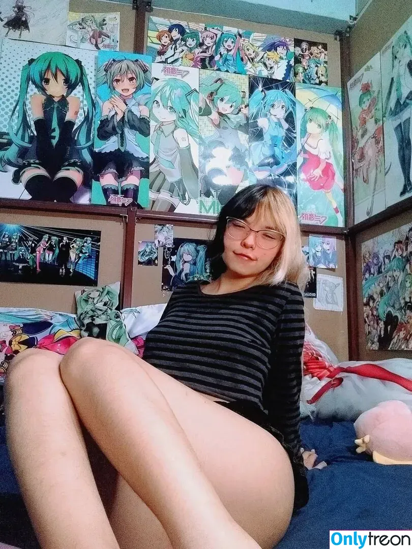 Momoiro Cosplay nude photo #0009 (momoiroaguiraru / momoirowaifu)