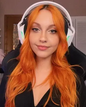 Mona Schon / Italian Streamer / monaschon nude photo #0002