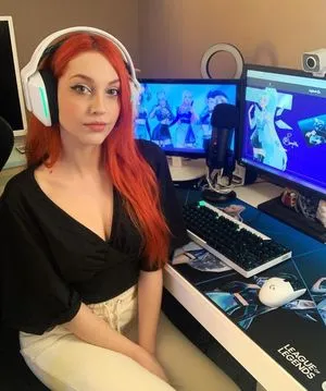 Mona Schon / Italian Streamer / monaschon nude photo #0028
