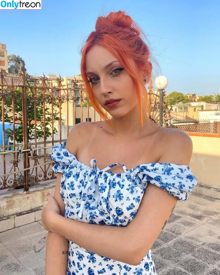 Mona Schon nude photo #0001 (Italian Streamer / monaschon)