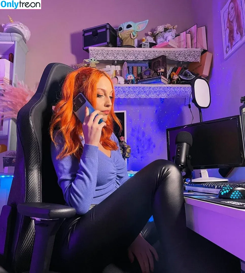 Mona Schon nude photo #0008 (Italian Streamer / monaschon)