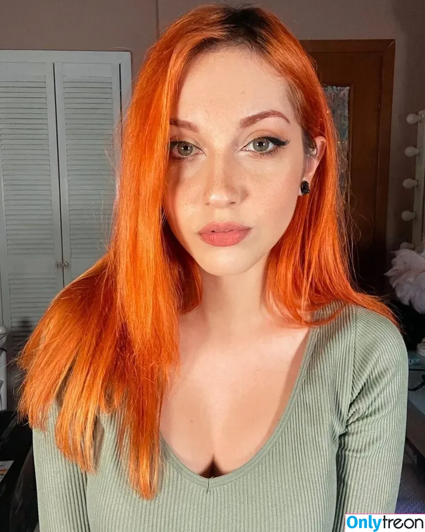 Mona Schon nude photo #0016 (Italian Streamer / monaschon)