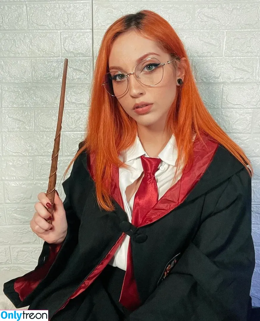 Mona Schon nude photo #0019 (Italian Streamer / monaschon)