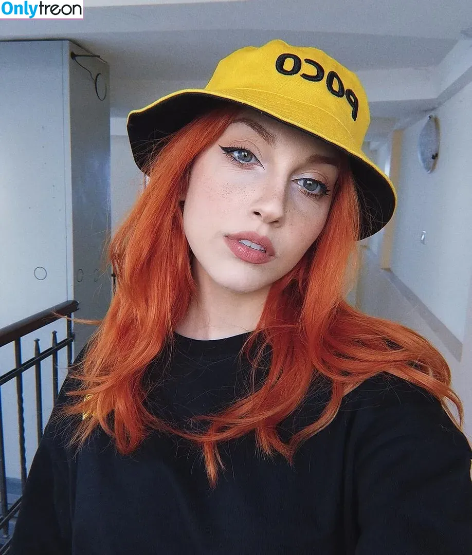 Mona Schon nude photo #0021 (Italian Streamer / monaschon)