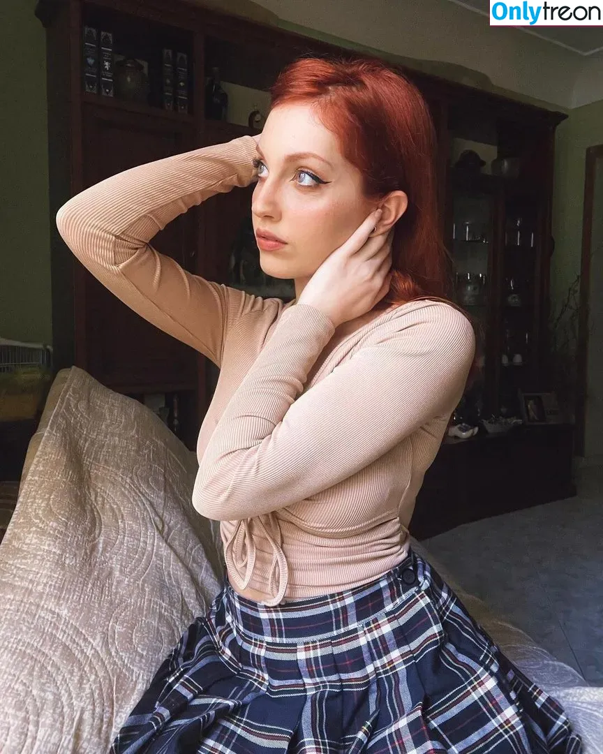 Mona Schon nude photo #0025 (Italian Streamer / monaschon)