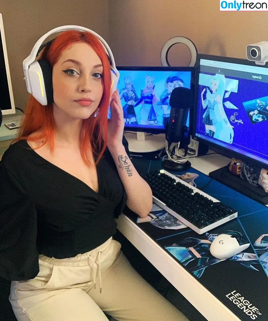 Mona Schon nude photo #0027 (Italian Streamer / monaschon)