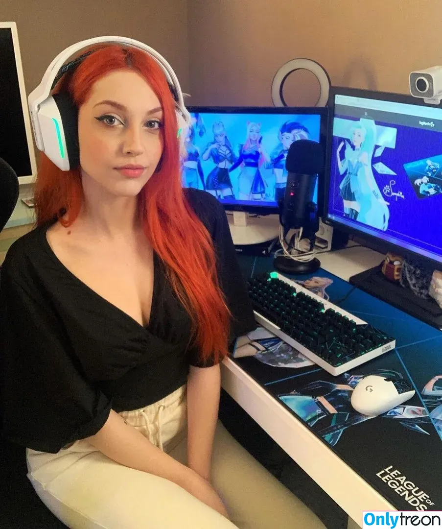 Mona Schon nude photo #0028 (Italian Streamer / monaschon)