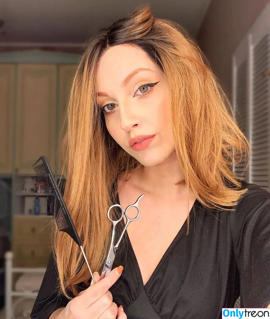 Mona Schon nude photo #0030 (Italian Streamer / monaschon)