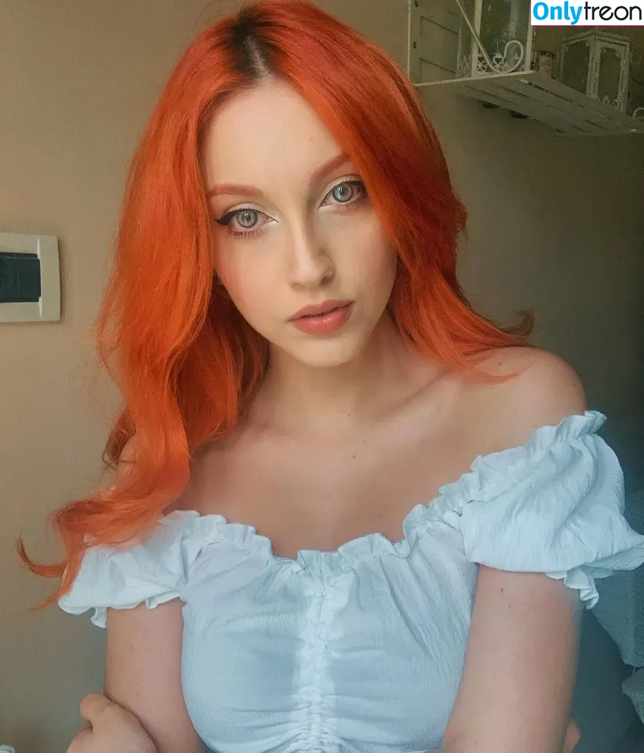 Mona Schon nude photo #0036 (Italian Streamer / monaschon)