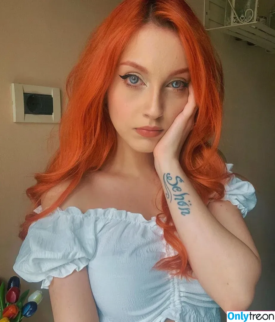 Mona Schon nude photo #0037 (Italian Streamer / monaschon)