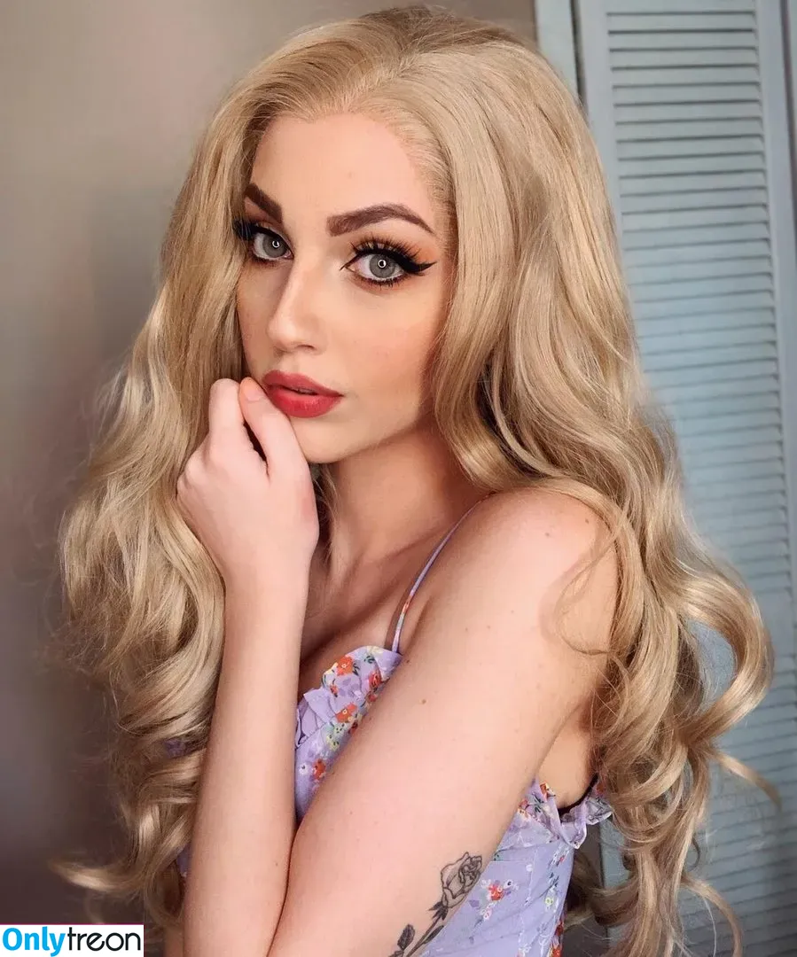 Mona Schon nude photo #0066 (Italian Streamer / monaschon)