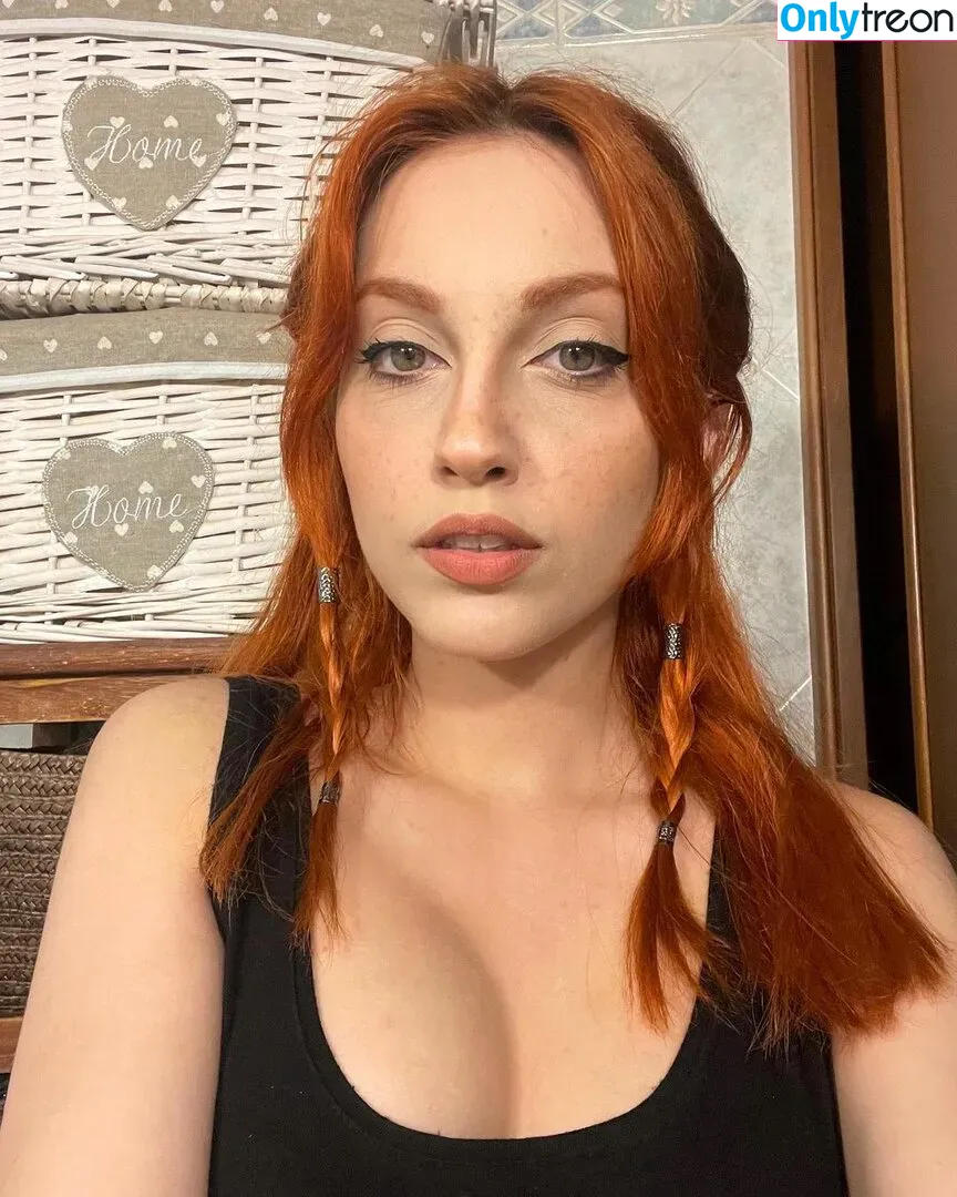 Mona Schon nude photo #0071 (Italian Streamer / monaschon)