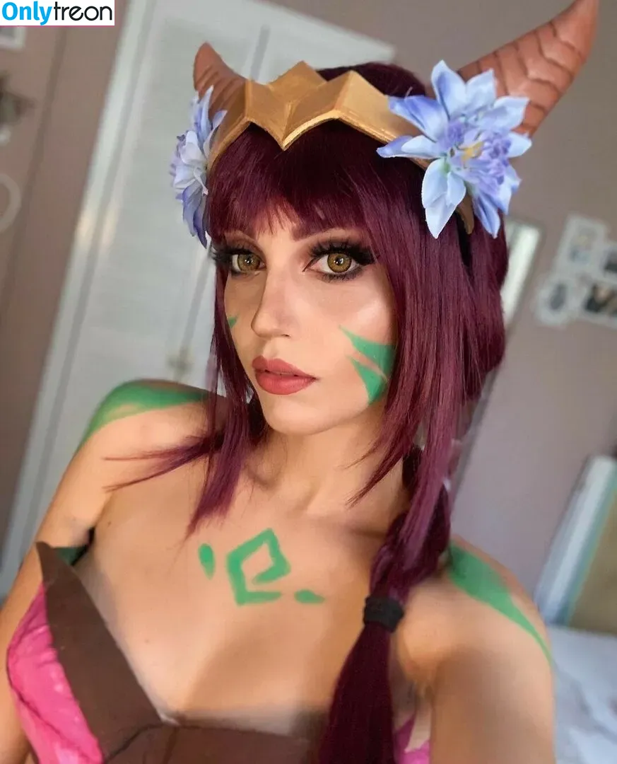 Mona Schon nude photo #0088 (Italian Streamer / monaschon)