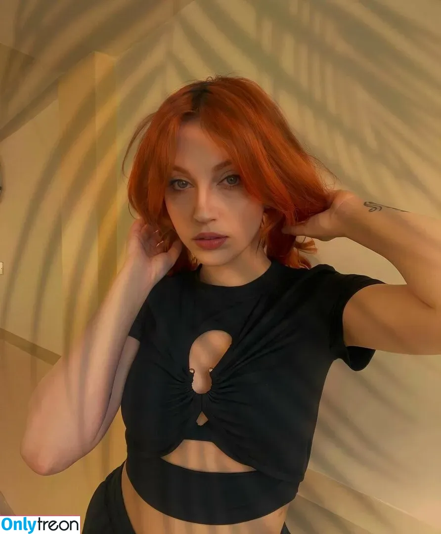 Mona Schon nude photo #0094 (Italian Streamer / monaschon)