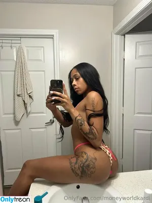 moneyworldkardi / mnywrldshow nude photo #0215